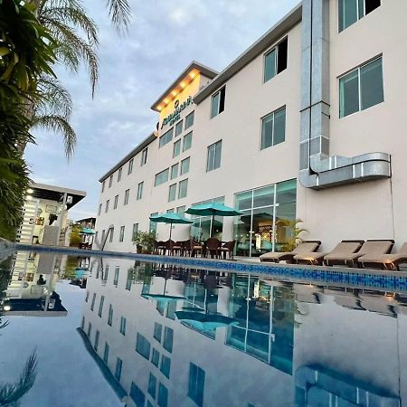 Aquamarina Hotel Манта Экстерьер фото