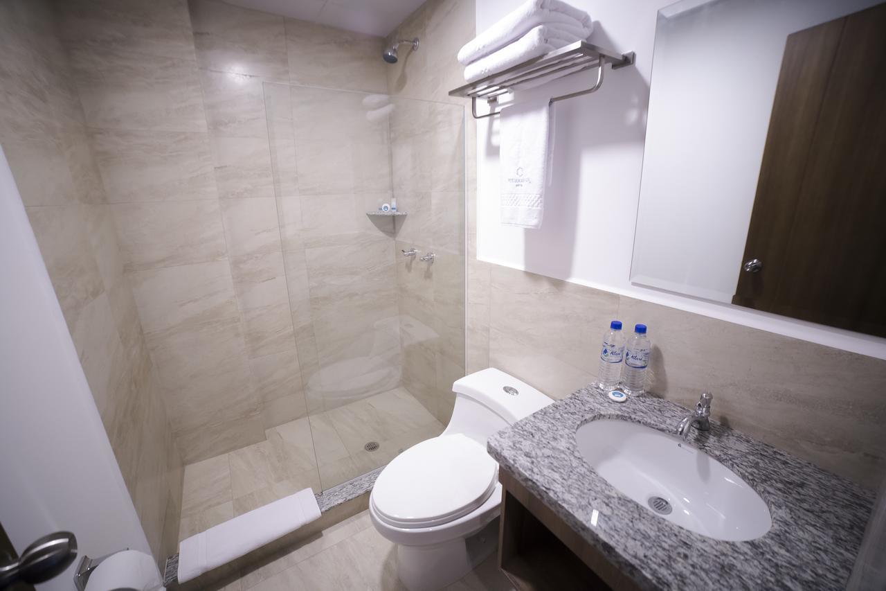 Aquamarina Hotel Манта Экстерьер фото